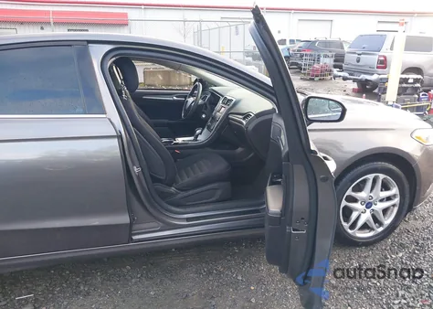 2014 Ford Fusion Se z USA, uszkodzony, nr VIN 3FA6P0H70ER128016